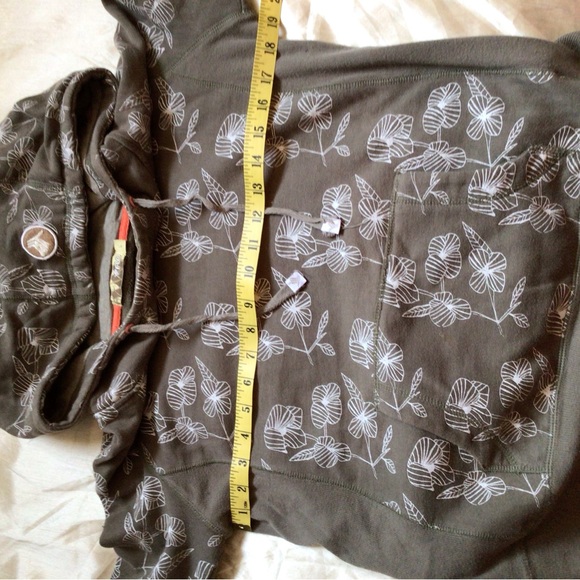 Flo woman’s hoodie. Size large. - Picture 6 of 6